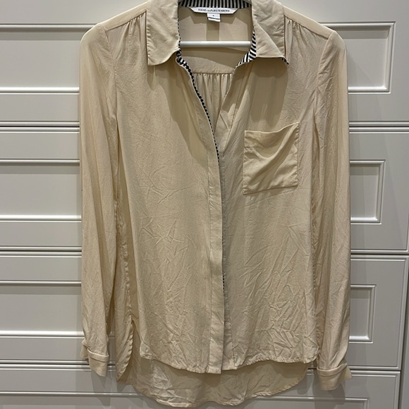 Diane von Furstenberg DVF 100% silk blouse shirt Silk Beige Tops size 0 - Picture 9 of 10